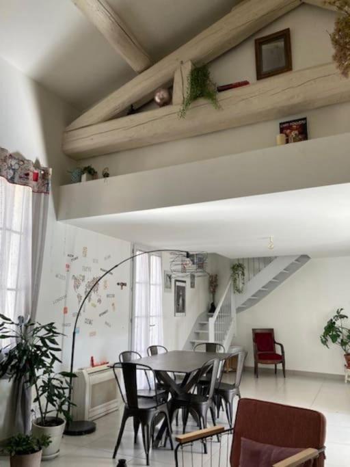 Апартаменты Loft Au Coeur De Ним Экстерьер фото